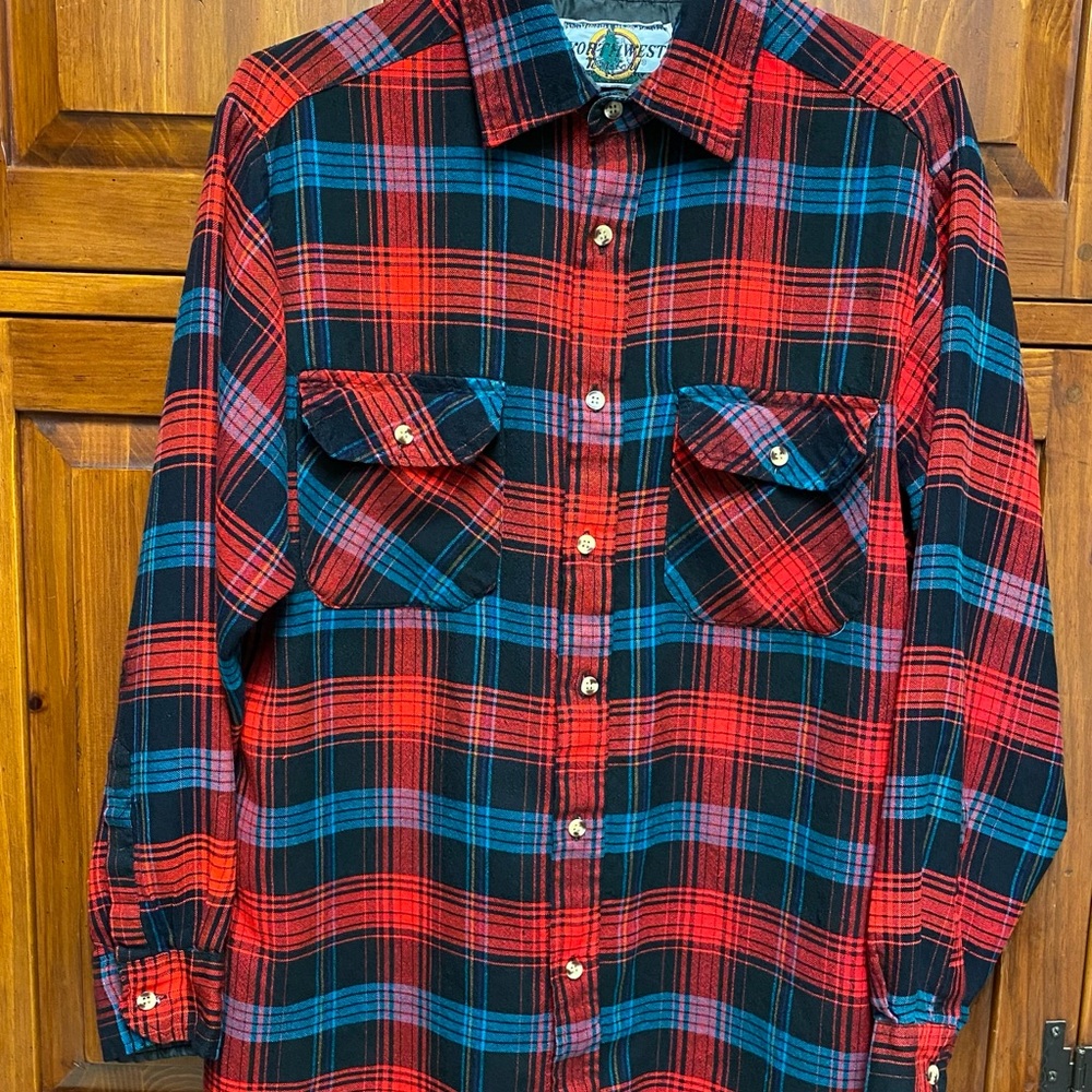 10/10$. Northwest territory  men’s Red and Blue Casual Button Down Shirt